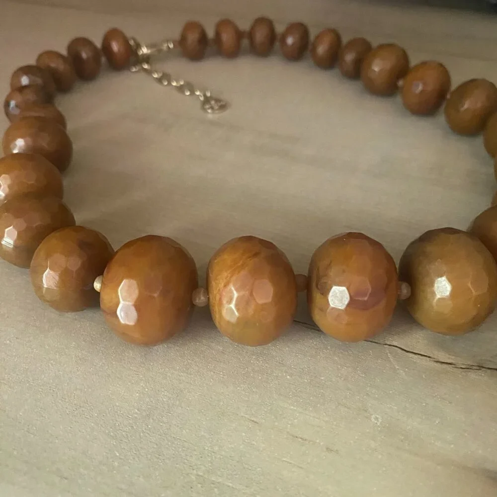 RJ Graziano Brown Faceted Resin Beaded Necklace NWOT - Picture 7 of 7